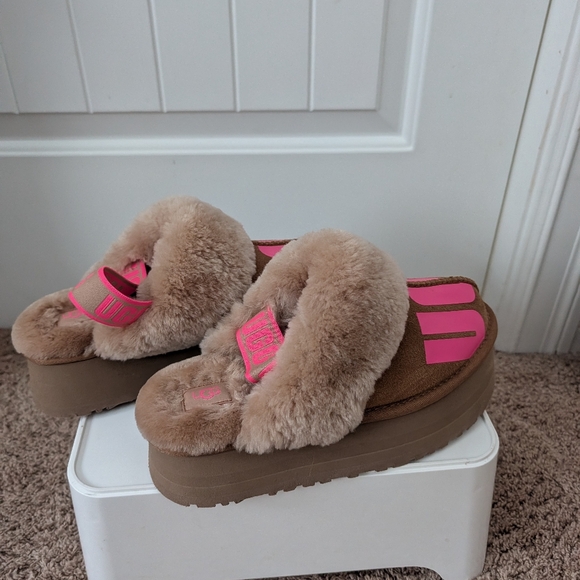UGG Shoes - UGG Women's Fluffy Slippers - Neon Pink and Tan